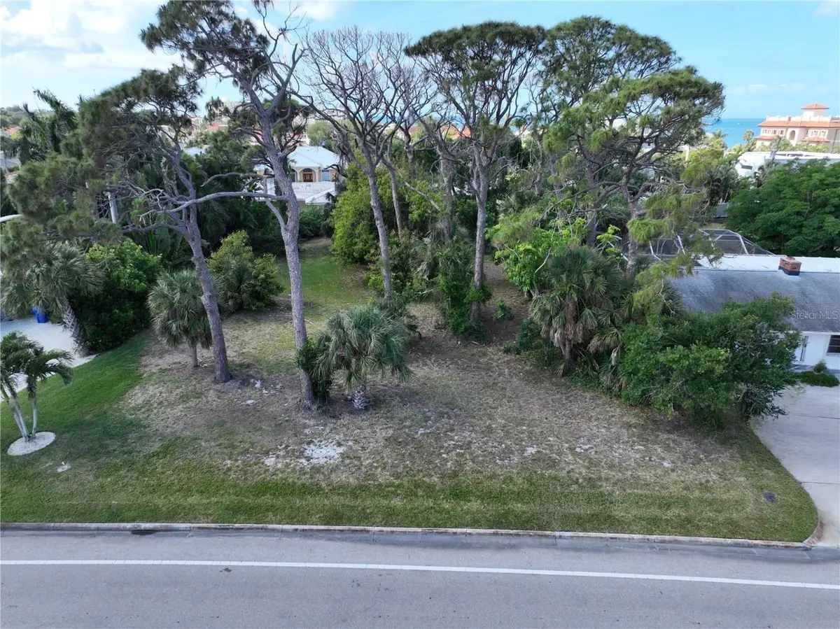 619 Alhambra Road, Venice, FL 34285 - #1