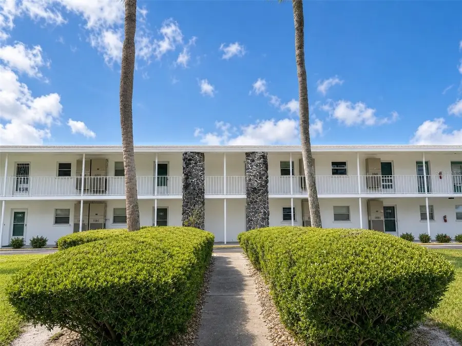 3900 Roxane Boulevard #11B, Sarasota, FL 34235 - #2