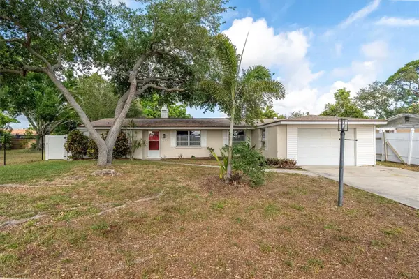 7464 Cass Circle, SARASOTA, FL 34231