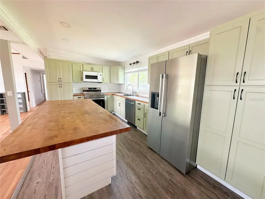 4722 Harris Avenue, Sarasota, FL 34233 - #3