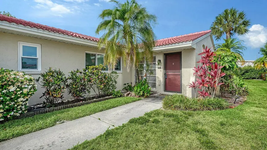 2121 Pueblo Circle #V6, Sarasota, FL 34231 - #2