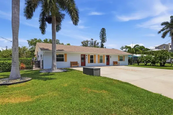 10121 46th Avenue W, BRADENTON, FL 34210