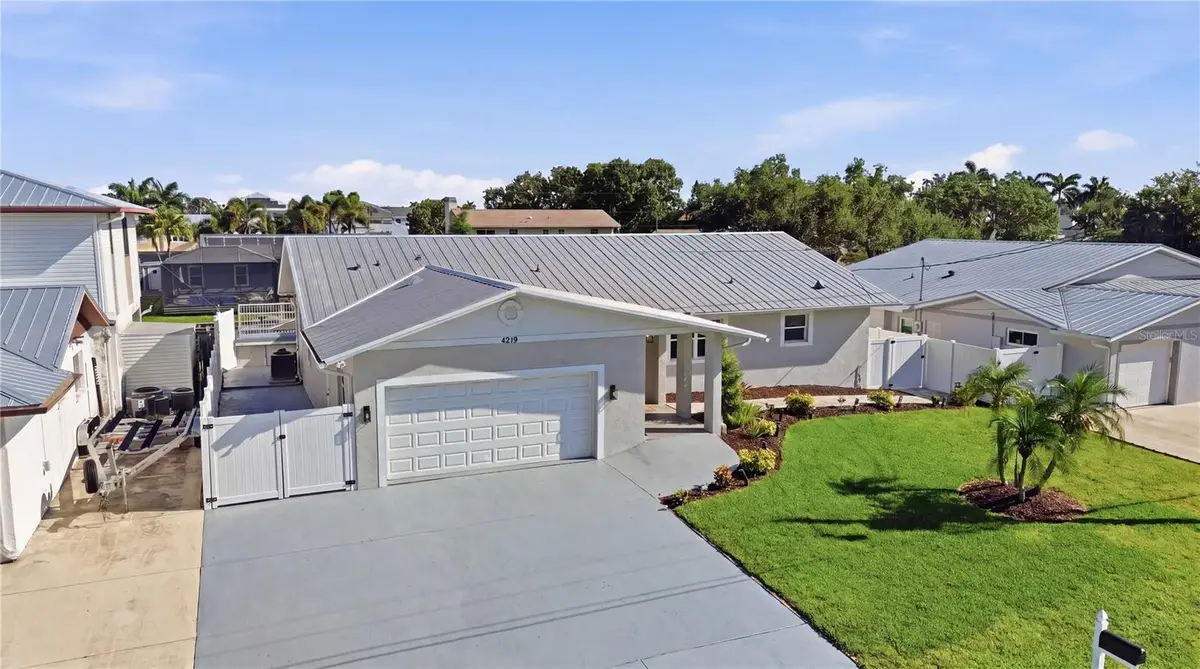 4219 2nd Avenue Ne, Bradenton, FL 34208 - #1