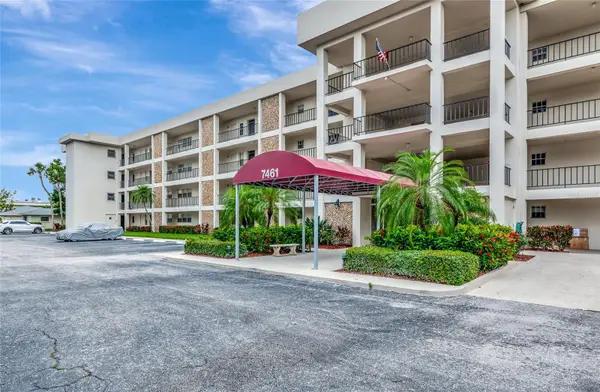 7461 W Country Club Drive N #203, SARASOTA, FL 34243