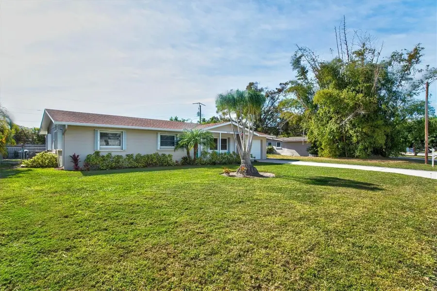 2572 Jefferson Circle, Sarasota, FL 34239 - #2