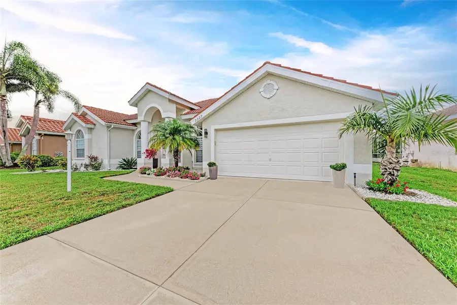 7327 38th Court East, Sarasota, FL 34243 - #2