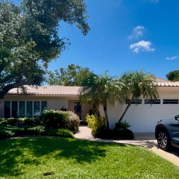 10248 Imperial Point Drive E, LARGO, FL 33774