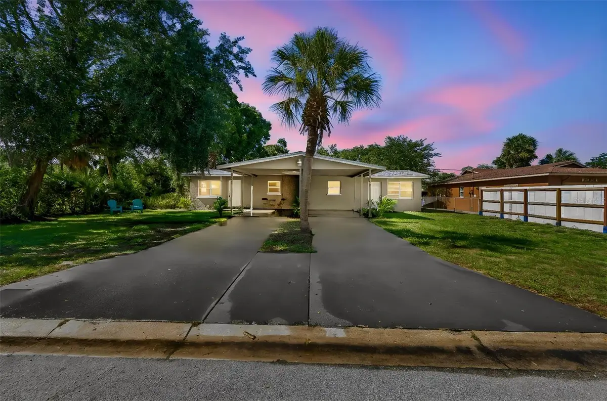 2105 46th Avenue Drive W, Bradenton, FL 34207 - #1
