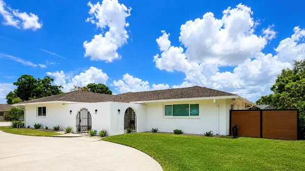 2806 Satsuma Drive, SARASOTA, FL 34239