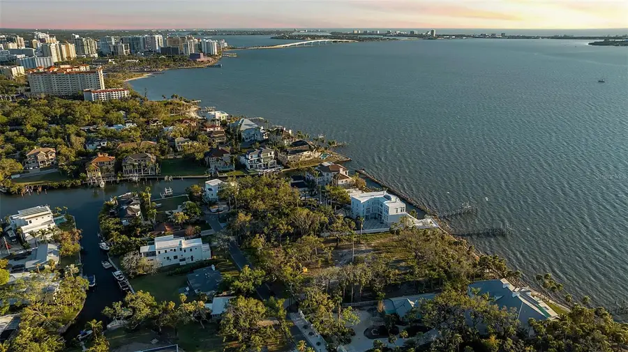 2043 Alameda Avenue, Sarasota, FL 34234 - #2