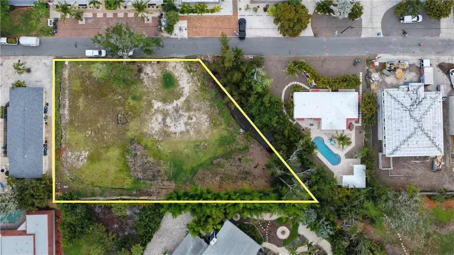 1122 Crescent Street, Sarasota, FL 34242 - #2