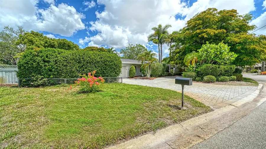 3424 Tanglewood Drive, Sarasota, FL 34239 - #2