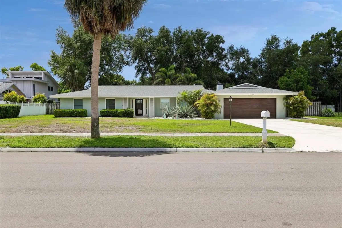 322 Suwanee Avenue, Sarasota, FL 34243 - #1