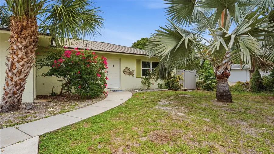 6233 Rockefeller Avenue, Sarasota, FL 34231 - #3