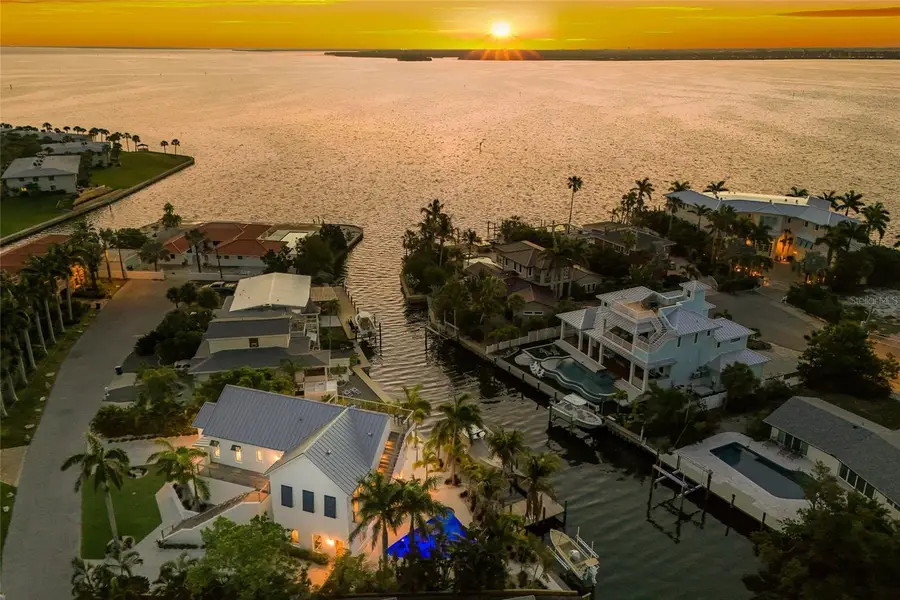 511 59th Street, Bradenton Beach, FL 34217 - #2
