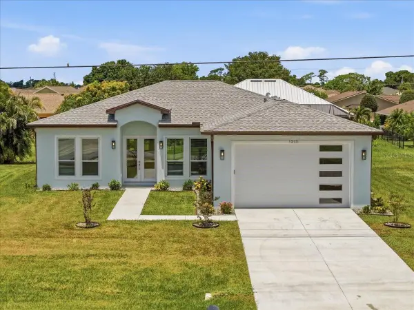 1215 Rio De Janeiro Avenue, PUNTA GORDA, FL 33983