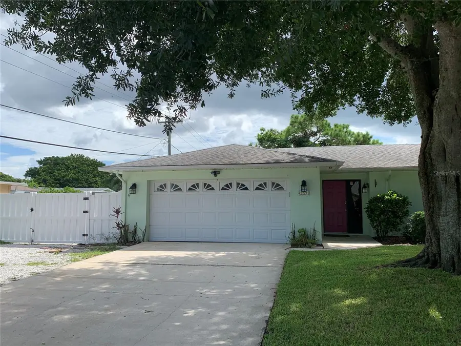 1901 39th Street W, Bradenton, FL 34205 - #2