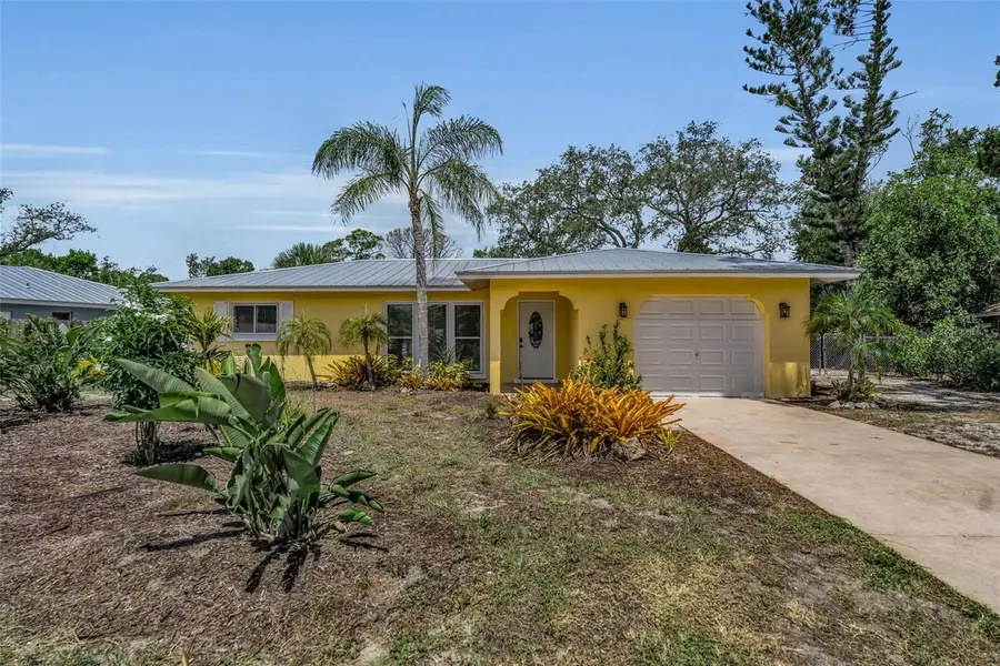 355 Mcarthur Avenue, Sarasota, FL 34243 - #2