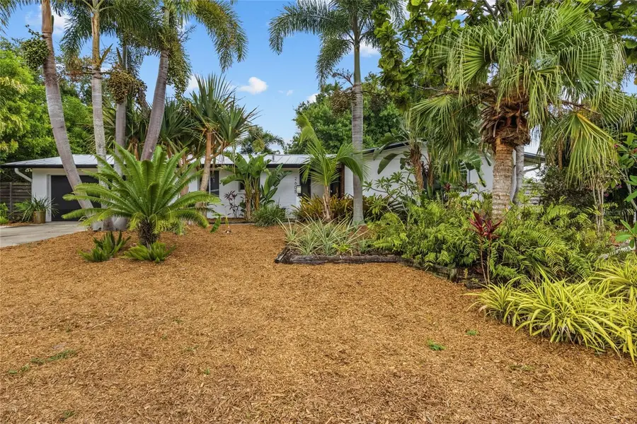2605 Botany Avenue, Sarasota, FL 34239 - #2