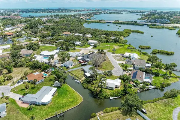 302 Dona Drive, NOKOMIS, FL 34275