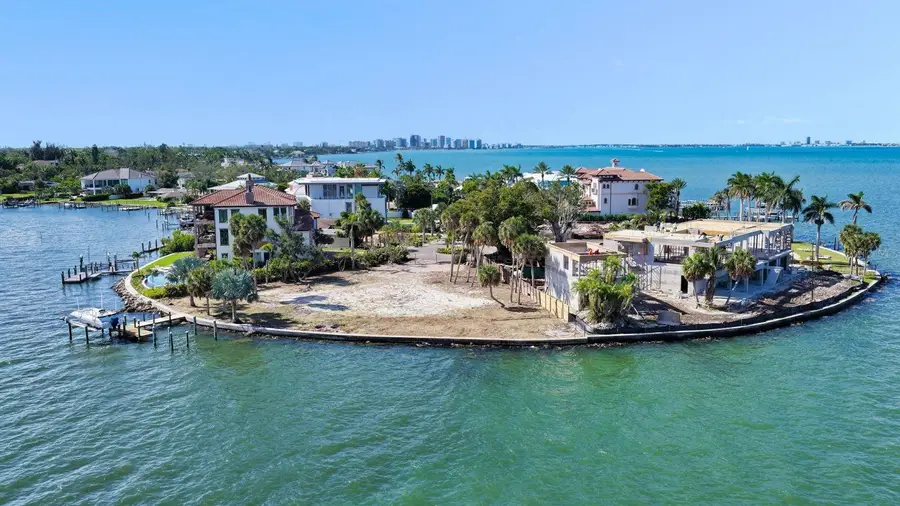 305 S South Shore Drive S, Sarasota, FL 34234 - #3