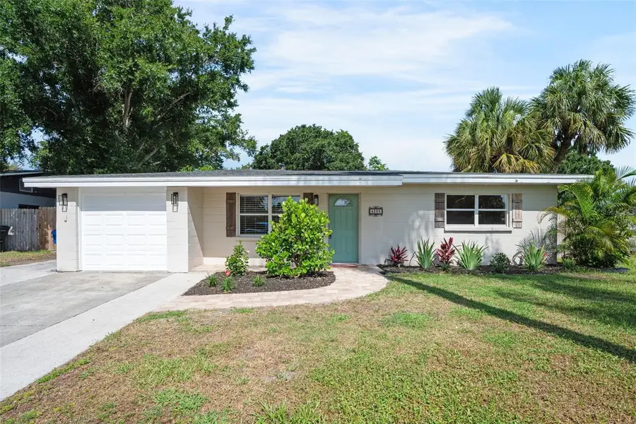4200 Des Plaines Drive, Sarasota, FL 34233 - #3