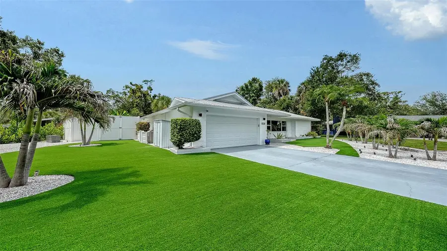 2828 Suncrest Drive, Sarasota, FL 34239 - #2