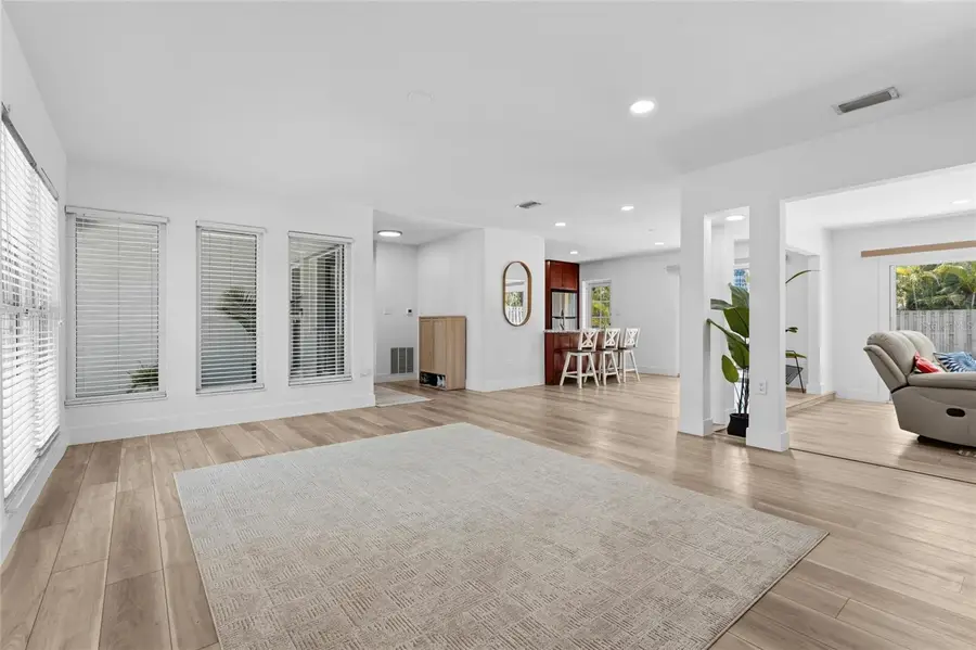 138 Holly Avenue, Sarasota, FL 34243 - #3