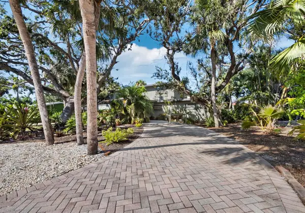 5451 Shadow Lawn Drive, SARASOTA, FL 34242