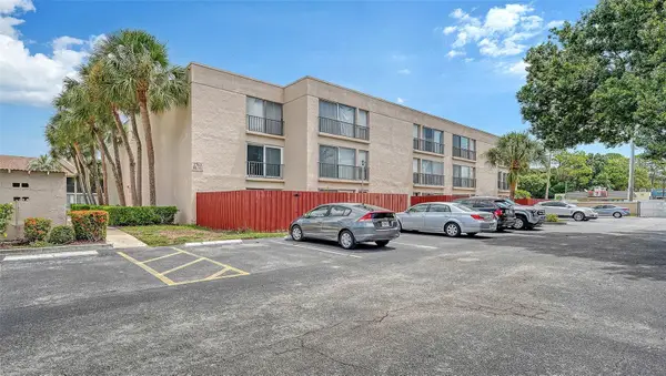 2763 Woodgate Lane #104, SARASOTA, FL 34231