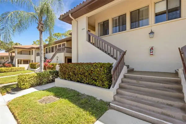 5252 Lake Village Drive #54, SARASOTA, FL 34235