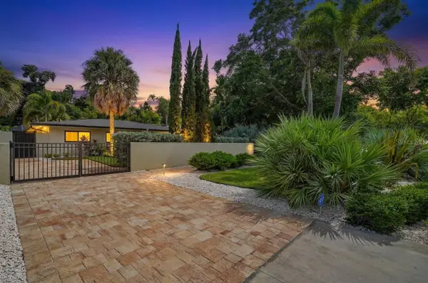 418 Sapphire Drive, SARASOTA, FL 34234