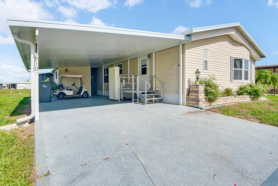 9107 34th Avenue E, Palmetto, FL 34221 - #2