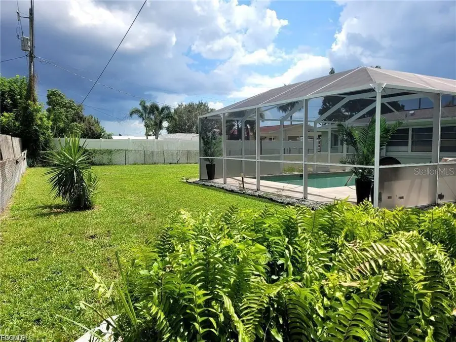 2705 SE 17th Avenue, Cape Coral, FL 33904 - #3
