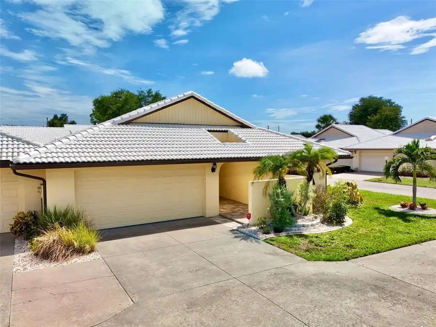 44 Sandstone Circle, Venice, FL 34293 - #2