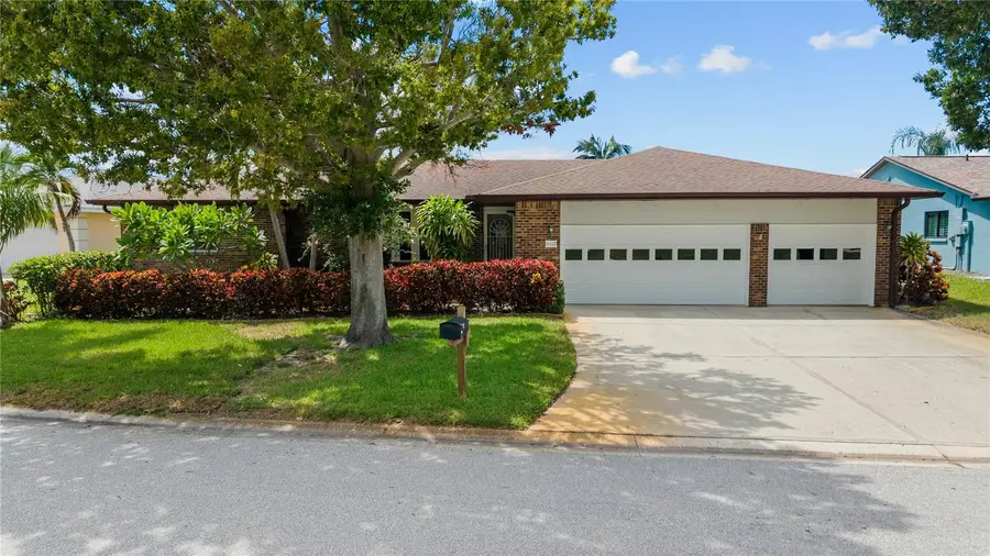4612 Coral Lake Drive, Bradenton, FL 34210 - #2