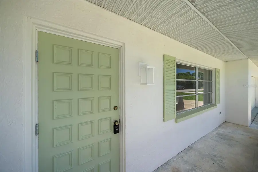 987 Queen Road, Venice, FL 34293 - #2