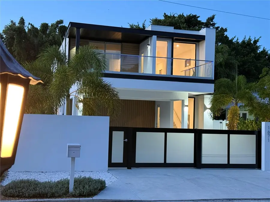1671 Arlington Street, Sarasota, FL 34239 - #2