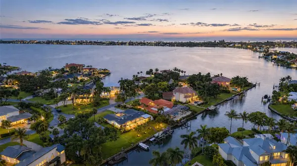 1761 Sandalwood Drive, SARASOTA, FL 34231