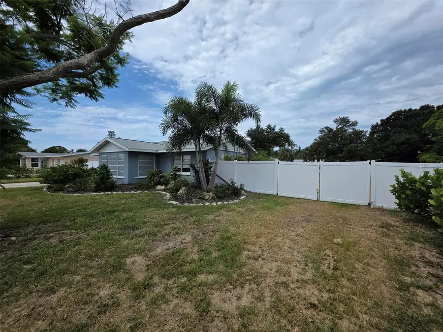 6344 Glencoe Avenue, Sarasota, FL 34231 - #2