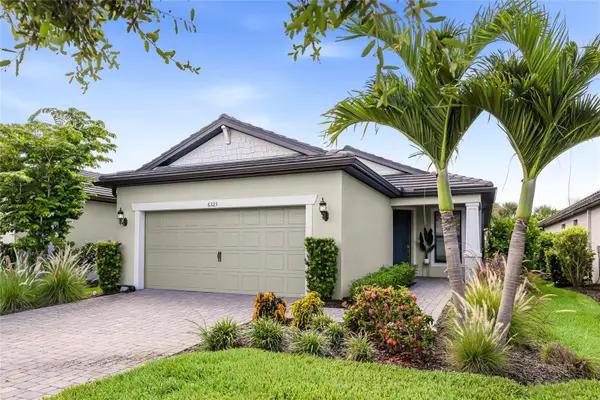 6323 Crested Eagle Lane, NOKOMIS, FL 34275