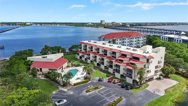 204 3rd Street W #103, BRADENTON, FL 34205
