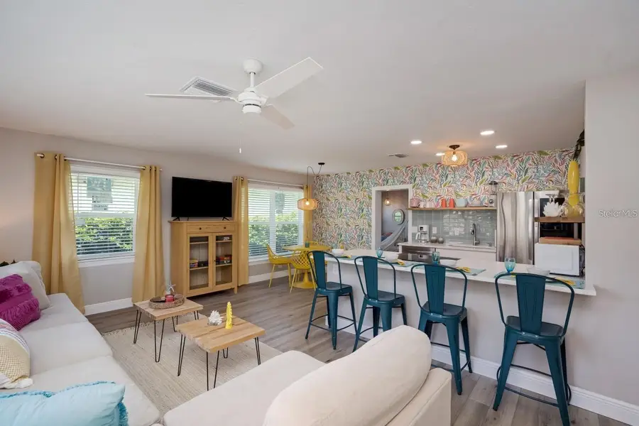617 26th Street W, Bradenton, FL 34205 - #3