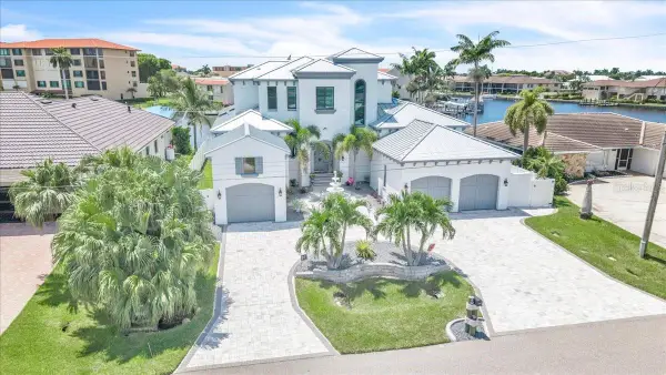 1918 SE 40th Street, CAPE CORAL, FL 33904