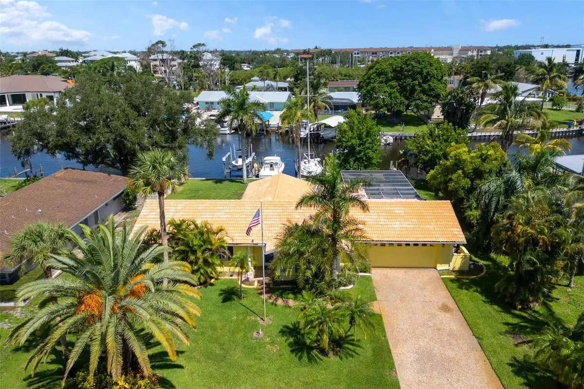 133 Holly Avenue, Sarasota, FL 34243 - #1