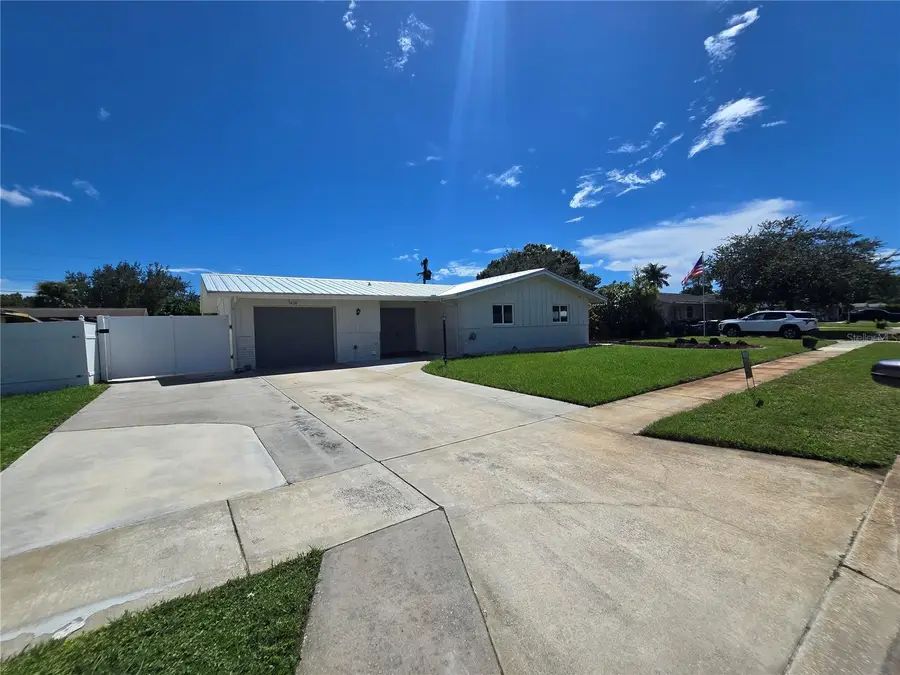 5420 Starwood Place, Sarasota, FL 34232 - #2