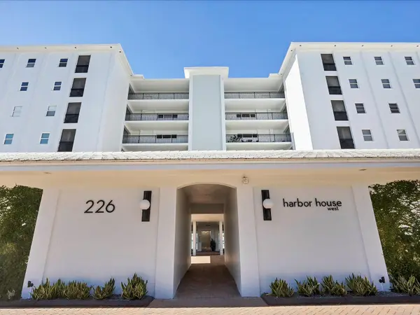 226 Golden Gate Point #44, SARASOTA, FL 34236