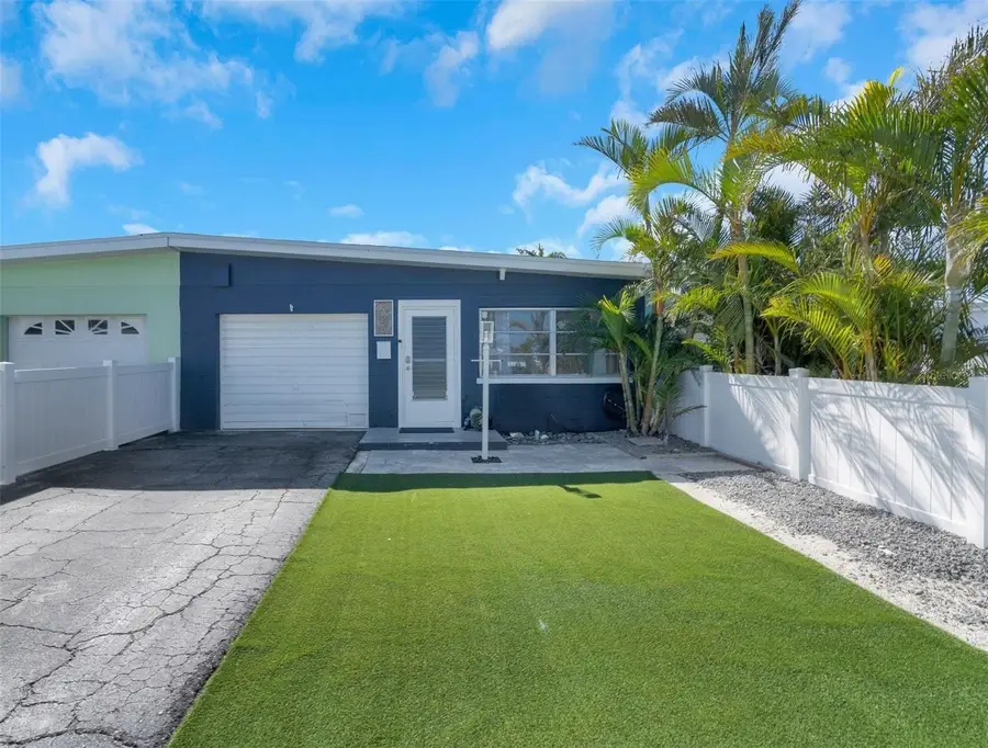 423 62nd Street, Bradenton Beach, FL 34217 - #2