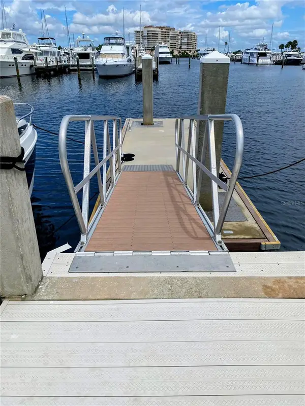 2800 Harbourside Drive #E-21, LONGBOAT KEY, FL 34228