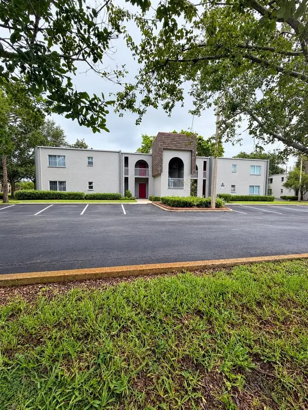 3147 29th Avenue N #203, ST PETERSBURG, FL 33713